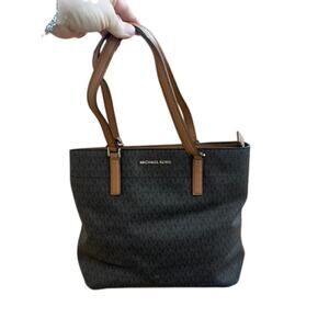 NWOT Michael Kors Morgan Large Tote Brown